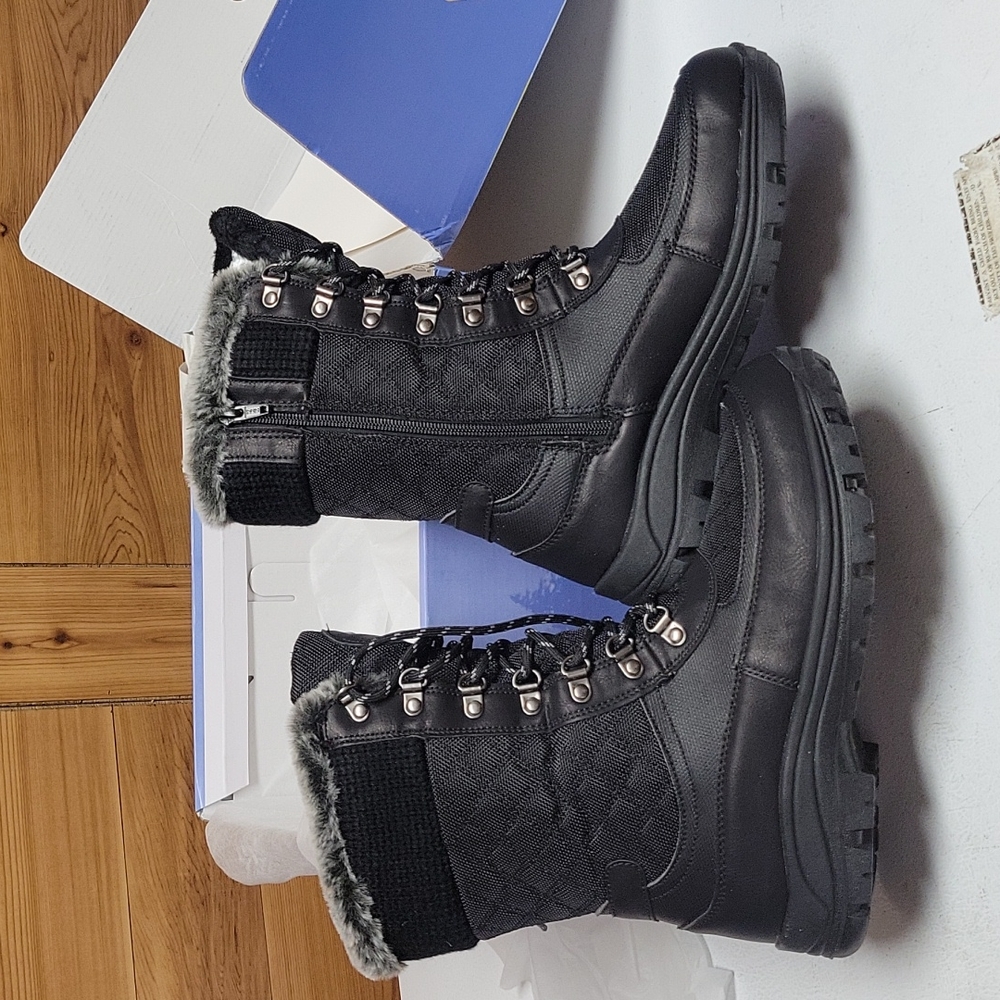 Brand new snow boots, size 9
